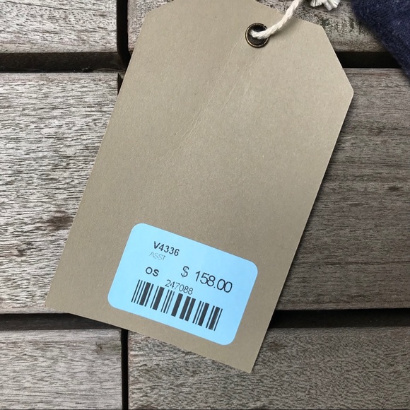 FIRST OF A KIND Navy Short Sleeve Chain Crop Top - Picture 7 of 7